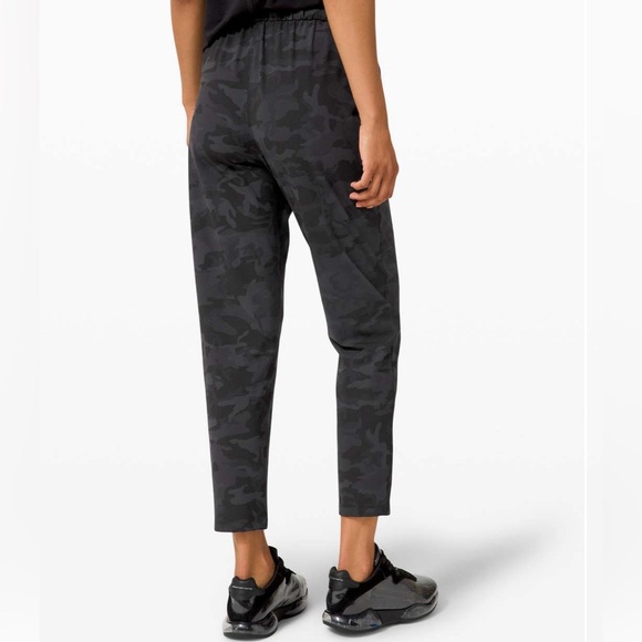Lululemon Keep Moving Pant 7/8 High Rise in Camo Multi Grey Size 2 - Picture 2 of 9